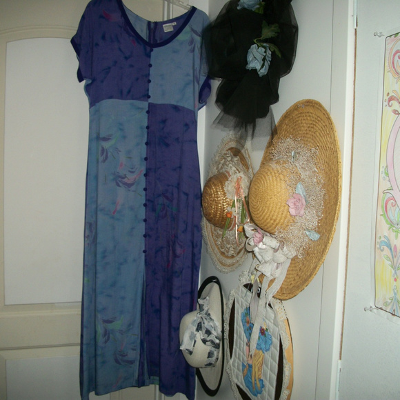 WHITE LOTUS STYLE 90S NEW YORK INDONESIA VINTAGE LENGENDS OF SUNISHA DRE… - Picture 2 of 6